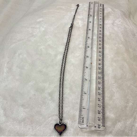 Retro Glittery 💜 Heart Necklace - Picture 4 of 4